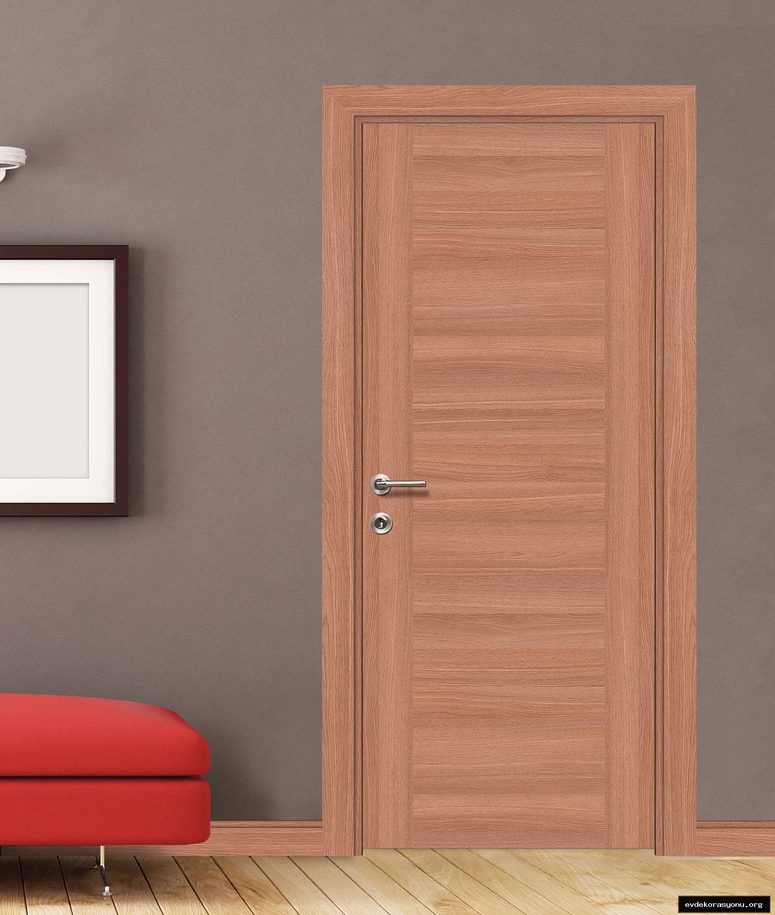 Farklı renk ve desenlerde ahşap iç kapı modelleri, modern ve klasik stil seçenekleri