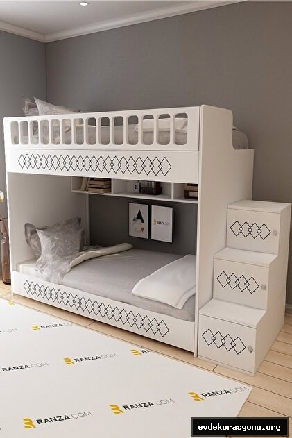 Çocuk odası ranza modelleri seçerken güvenlik, malzeme ve tasarım nasıl değerlendirilir? Doğru ranzayı bulmak için bilmeniz gereken her şey burada. Çocuk odasında ahşap ranza modeli, merdiven ve depolama çekmeceli güvenli çift katlı yatak tasarımı